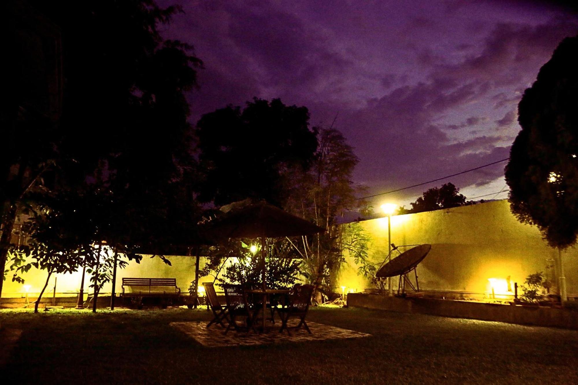 Ared Villa Katunayake Exterior photo