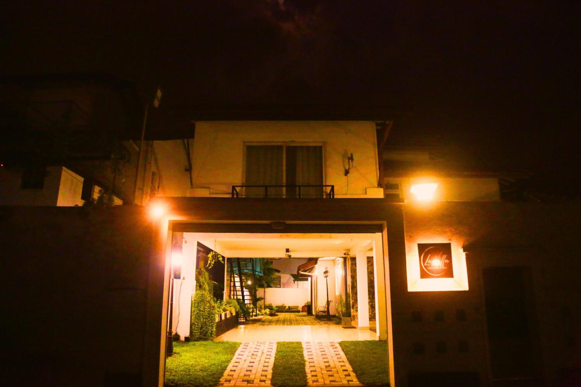 Ared Villa Katunayake Exterior photo