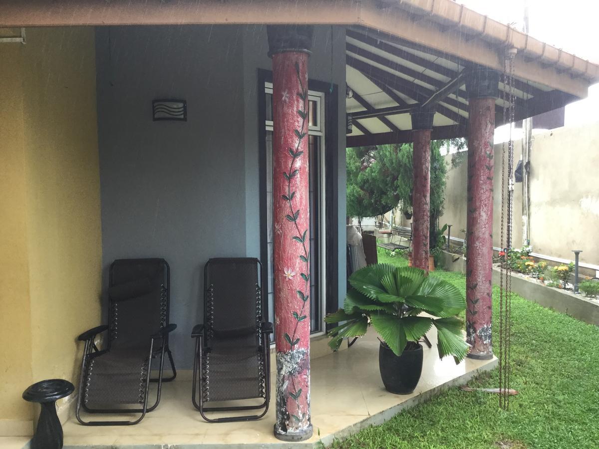 Ared Villa Katunayake Exterior photo