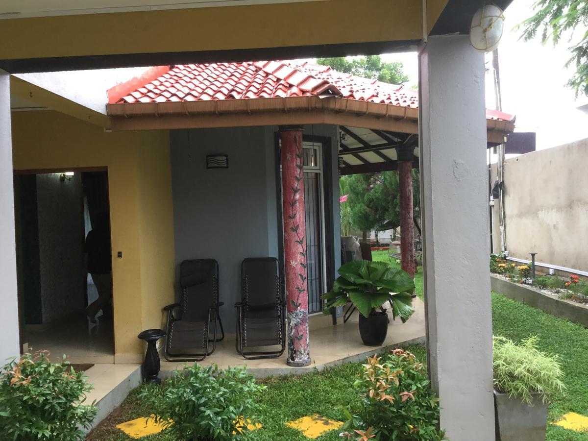 Ared Villa Katunayake Exterior photo